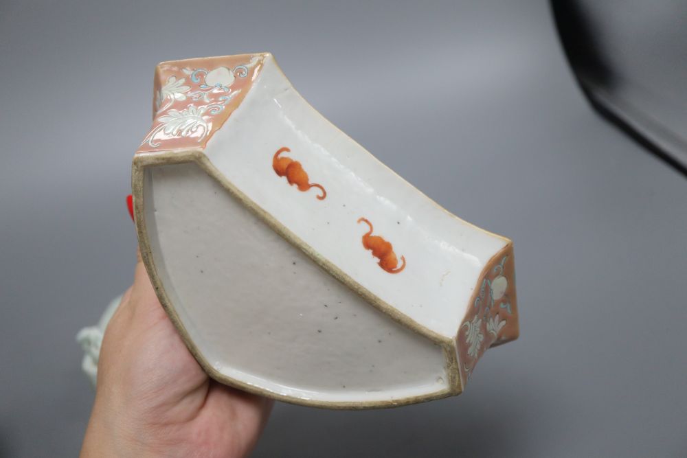 A Chinese blue and white jar, a crackleglazed dragon brush washer and an enamelled dish